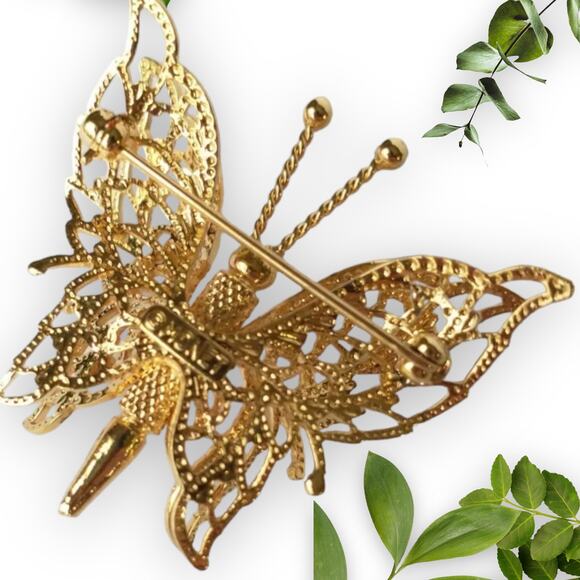 Vintage Monet Signed Butterfly Brooch Pin Gold Tone  3-Dimensional Filigree - Picture 3 of 7